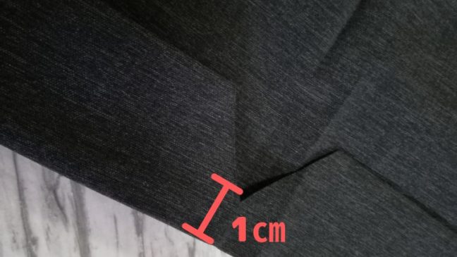 下部から1㎝残して切り込みを入れた画像